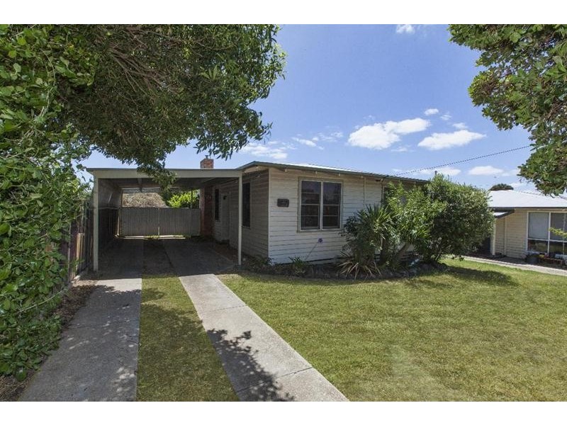 11 MONTGOMERY  Street, Ararat VIC 3377