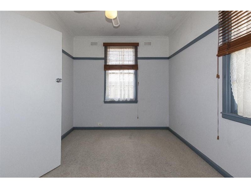 11 MONTGOMERY  Street, Ararat VIC 3377