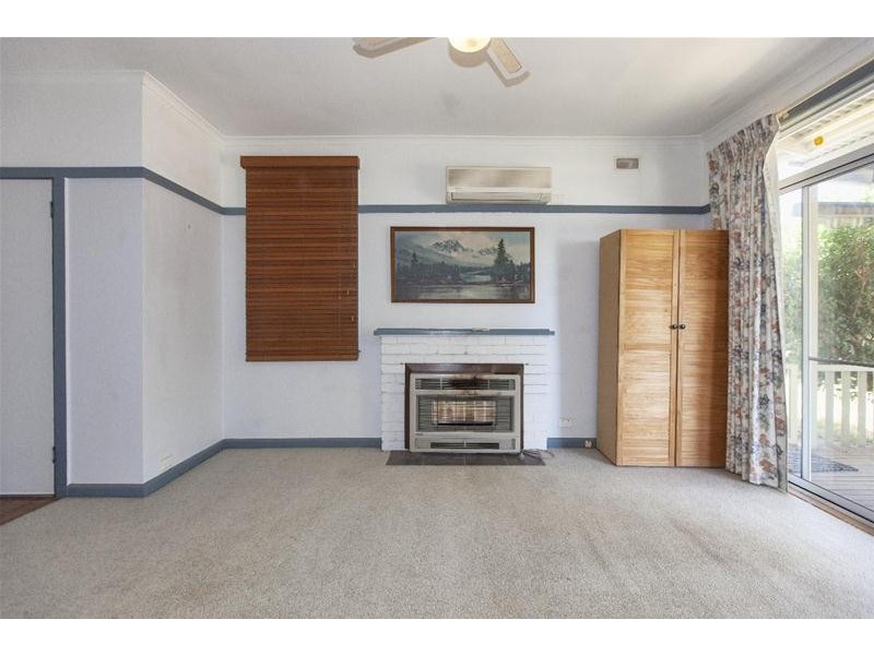 11 MONTGOMERY  Street, Ararat VIC 3377