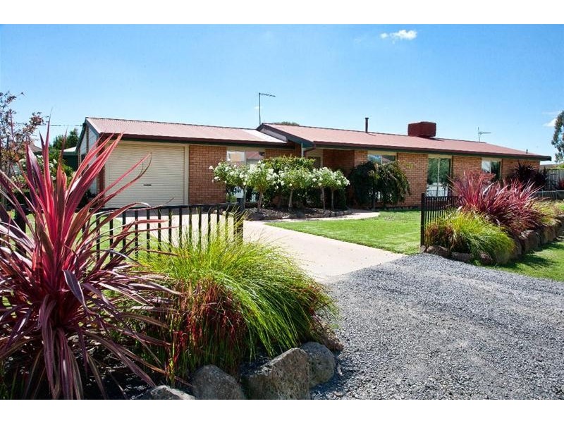 14 Blake Street, Ararat VIC 3377