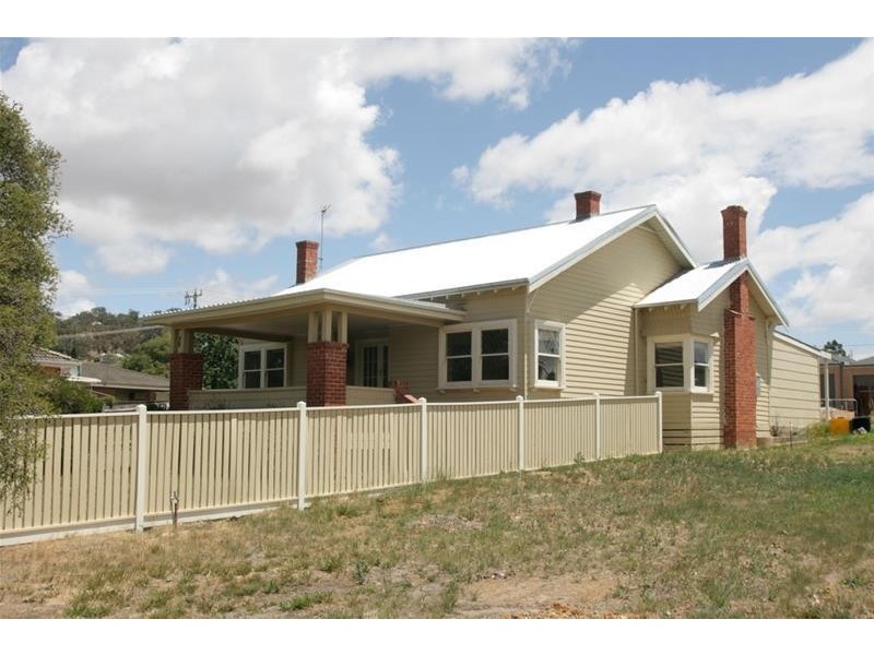 16 Barkly Street West, Ararat VIC 3377