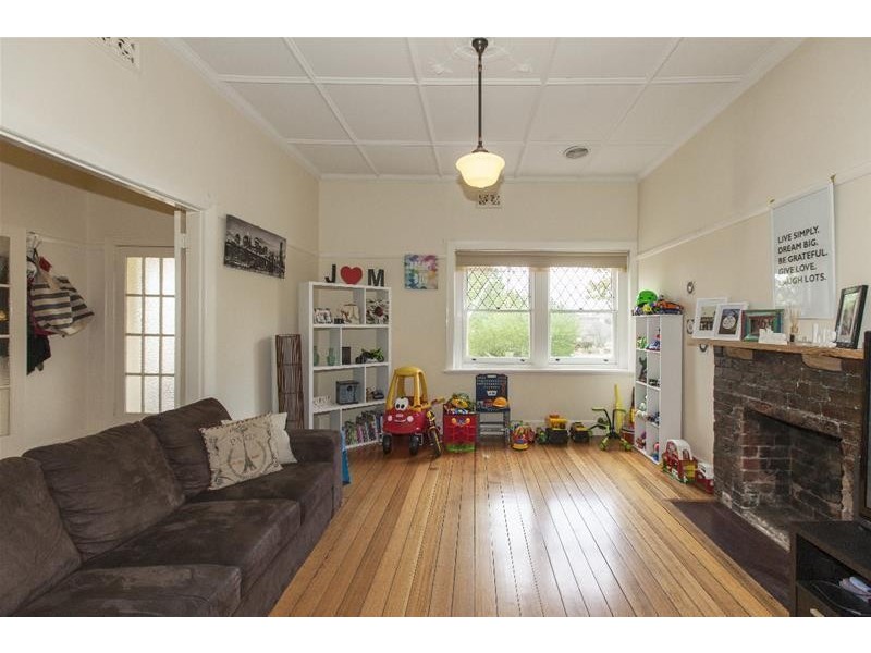 16 Barkly Street West, Ararat VIC 3377