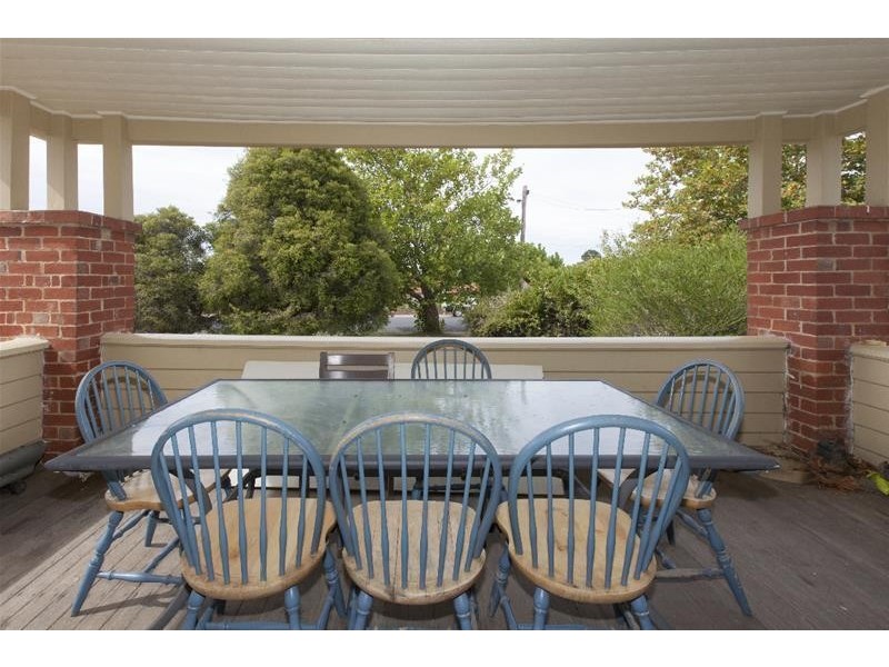 16 Barkly Street West, Ararat VIC 3377