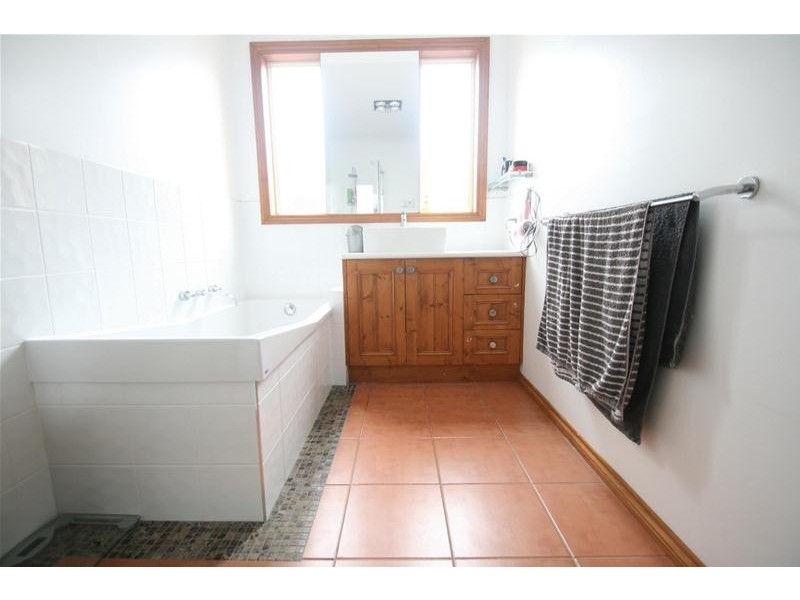 13 VANSTAN Street, Ararat VIC 3377