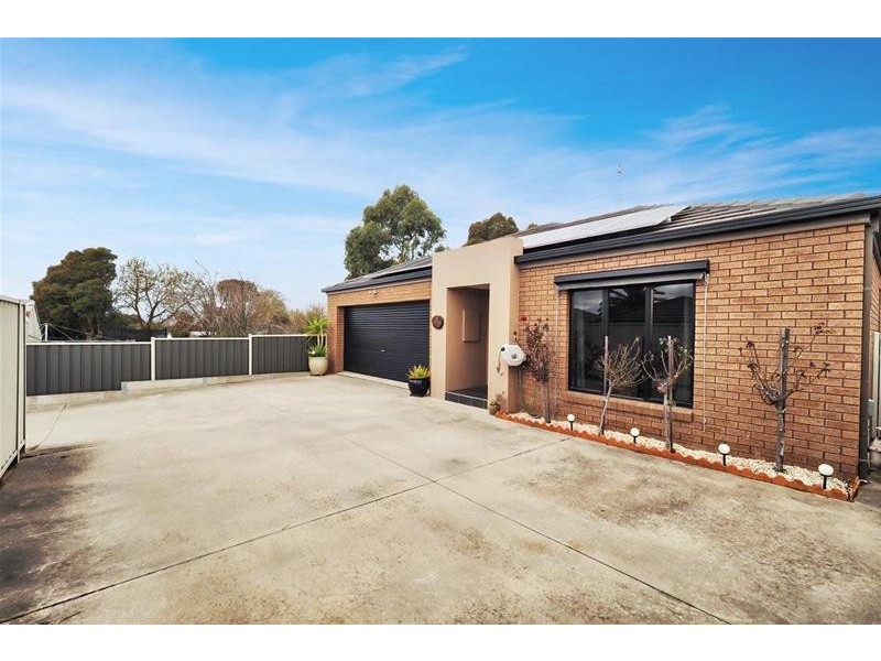 2/17A Henderson Street, Ararat VIC 3377