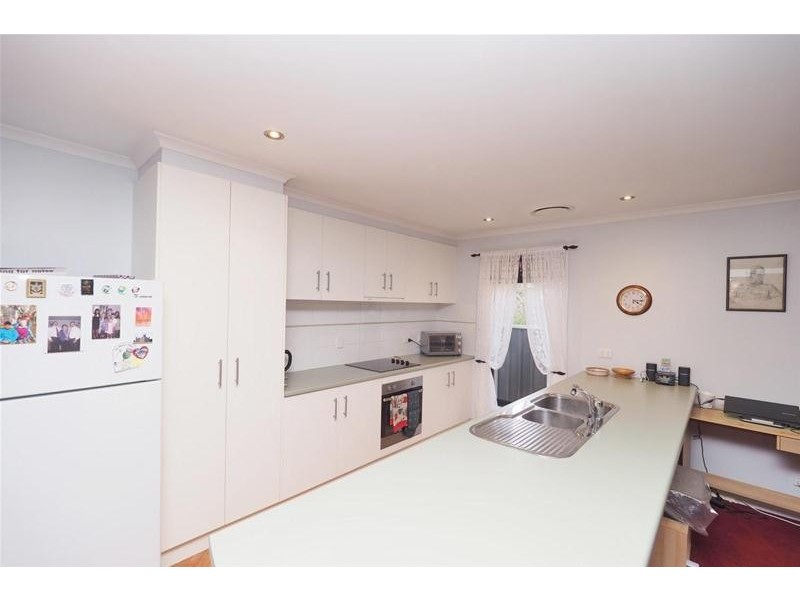 2/17A Henderson Street, Ararat VIC 3377