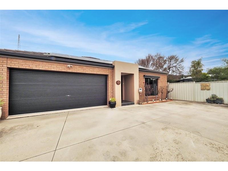 2/17A Henderson Street, Ararat VIC 3377