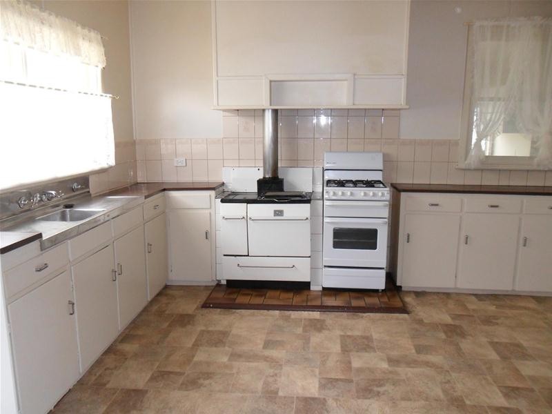 21 CAMPBELL Street, Ararat VIC 3377