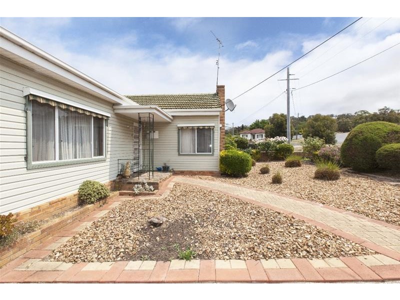 33 High Street West, Ararat VIC 3377