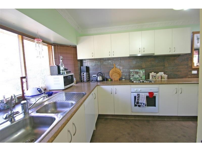 12 McLennan Street, Glenthompson VIC 3293