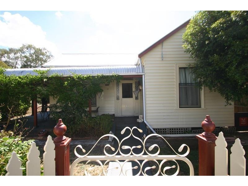 12 McLennan Street, Glenthompson VIC 3293
