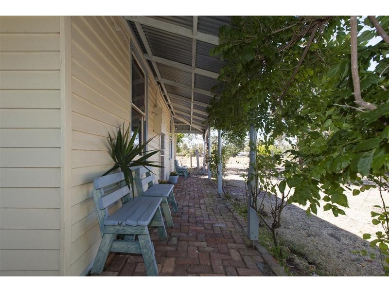 27 Stephenson Street, Great Western VIC 3374