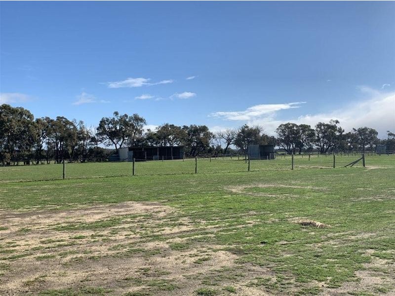 42 Mulvenney Road, Concongella, Great Western VIC 3374