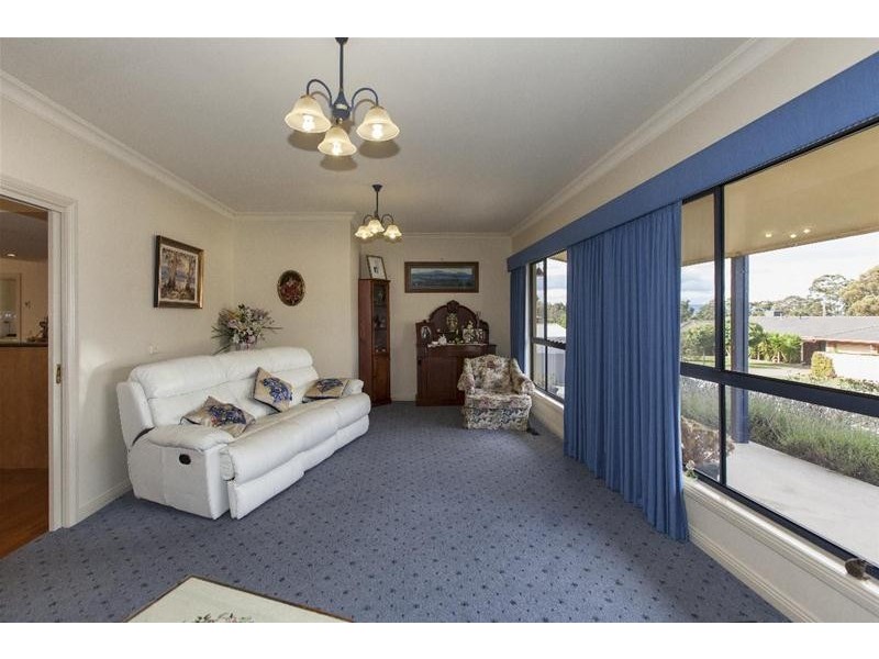 2 Scotts Rise, Ararat VIC 3377