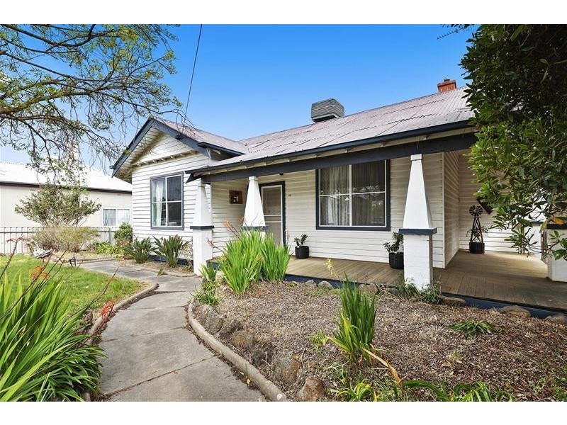 30 Benbow Street, Ararat VIC 3377