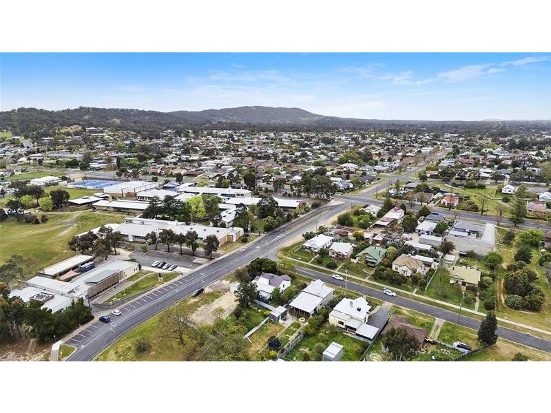 30 Benbow Street, Ararat VIC 3377