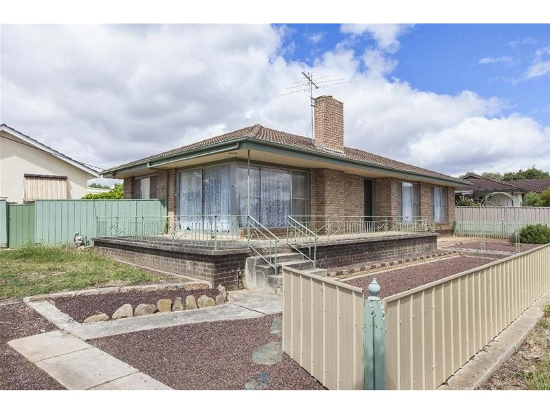 22 HUCKER Street, Ararat VIC 3377