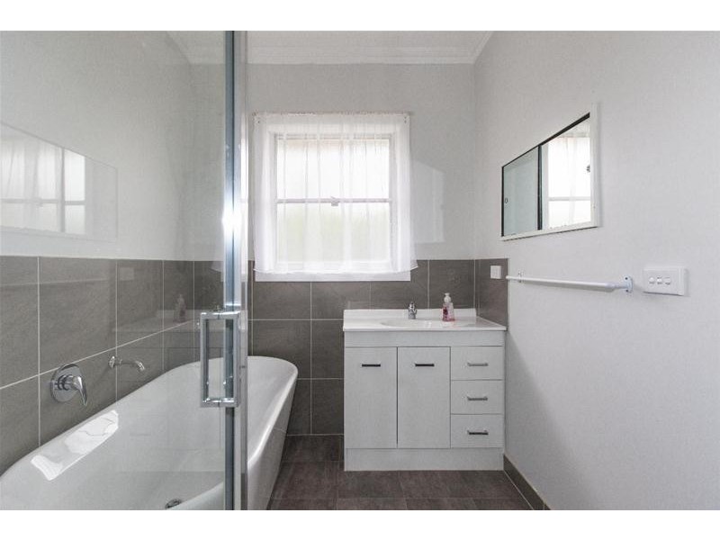 22 HUCKER Street, Ararat VIC 3377