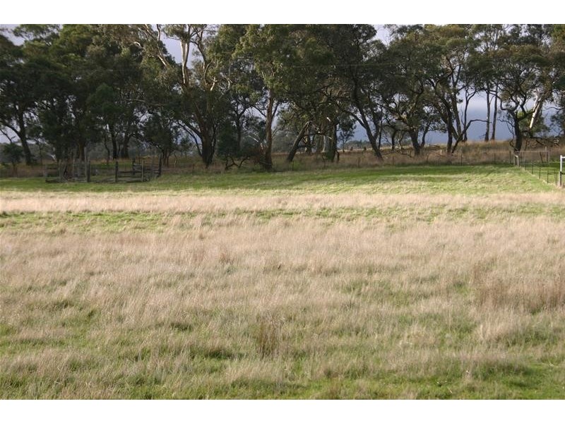 28 Western Highway, Buangor VIC 3375