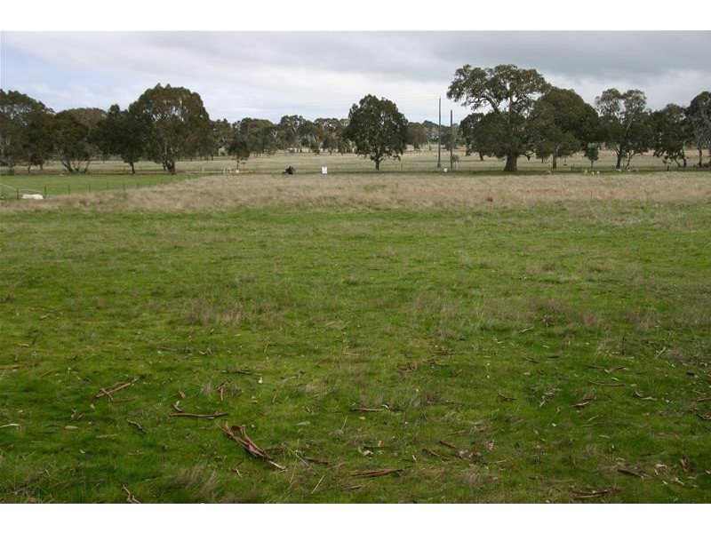 28 Western Highway, Buangor VIC 3375