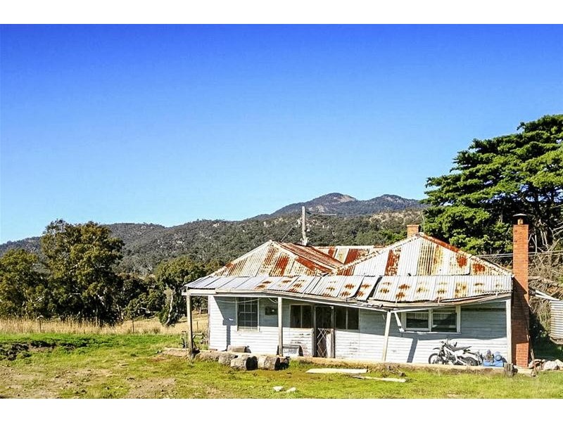 1239 Warrak Road, Warrak VIC 3377