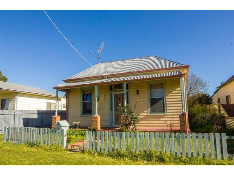 33 MAUDE Street, Ararat VIC 3377