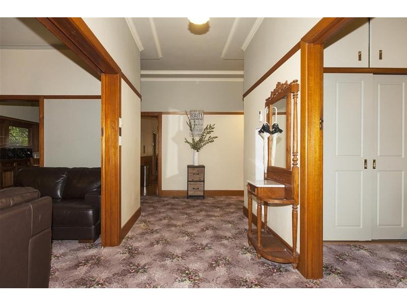 8 Minton Street, Ararat VIC 3377