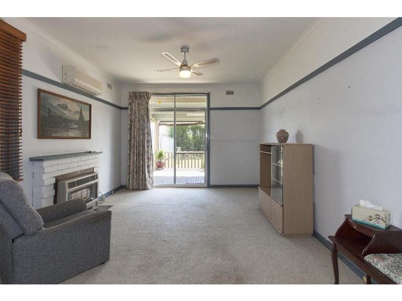 11 MONTGOMERY  Street, Ararat VIC 3377