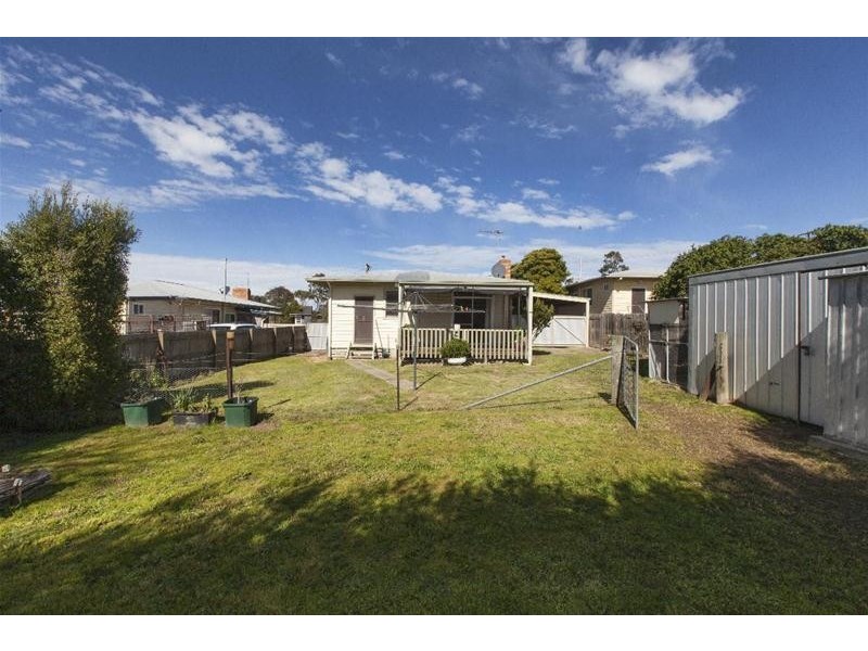 11 MONTGOMERY  Street, Ararat VIC 3377