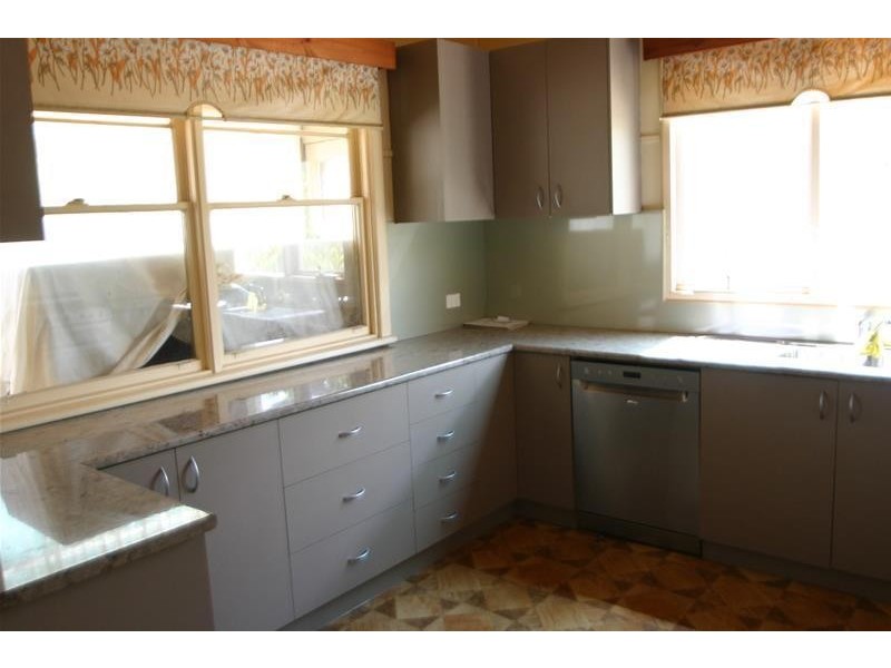 1 BLACKIE Avenue, Ararat VIC 3377