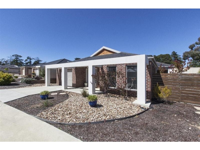 1/4 Beveridge Street, Ararat VIC 3377