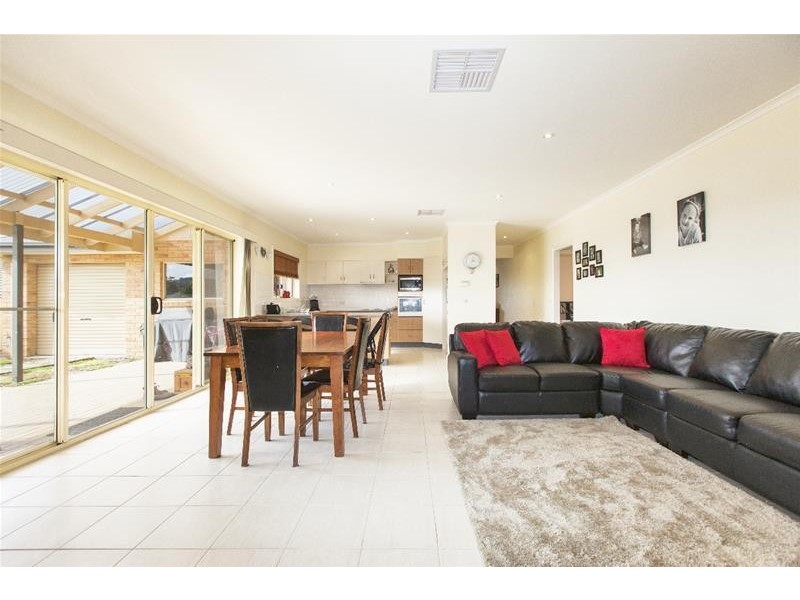 3 LOBELIA Drive, Ararat VIC 3377