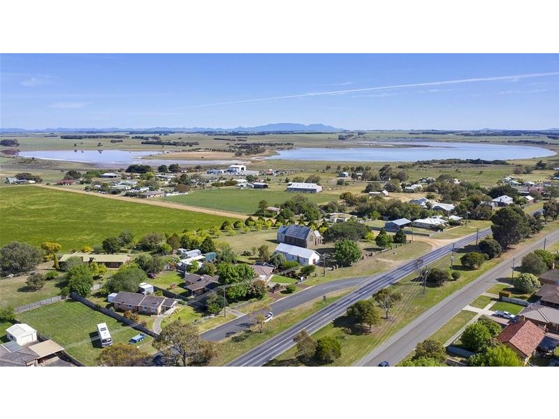 133 Montgomery Street, Lake Bolac VIC 3351