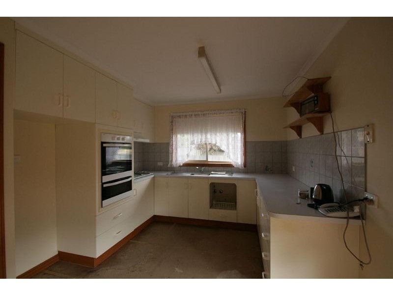 16 TEMPLE Street, Ararat VIC 3377