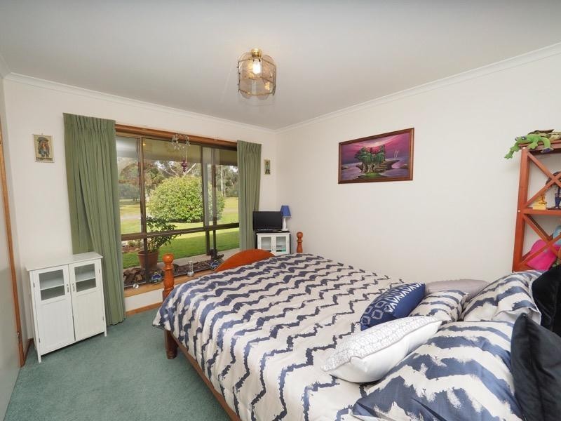 18 Waterhole Road, Pomonal VIC 3381