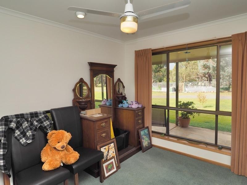 18 Waterhole Road, Pomonal VIC 3381