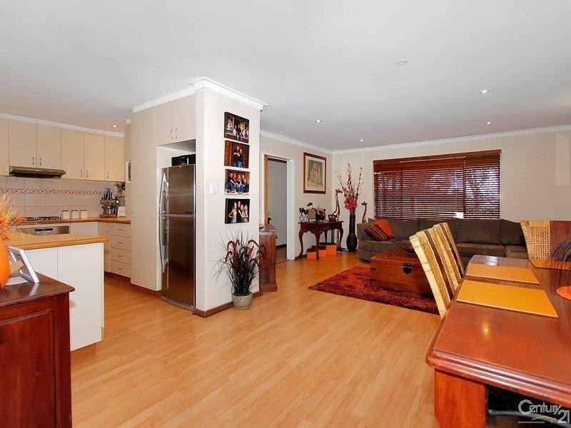 17 Barellan Court, Armadale WA 6112