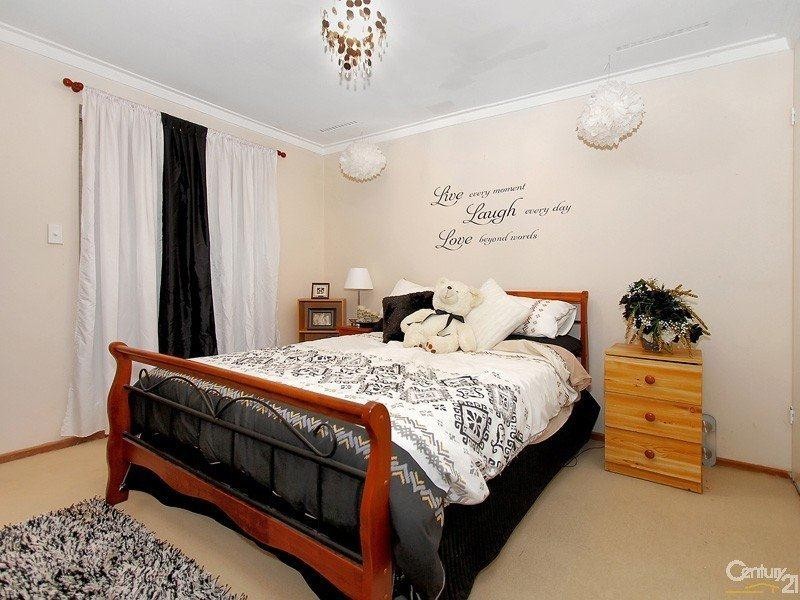 17 Barellan Court, Armadale WA 6112