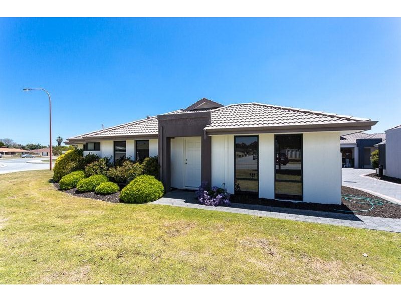 1/2 Salamanca Boulevard, Seville Grove WA 6112