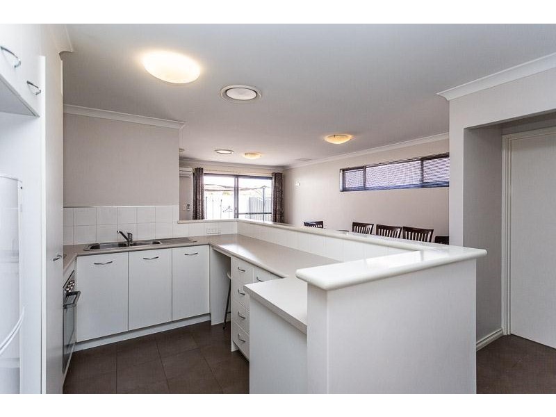 1/2 Salamanca Boulevard, Seville Grove WA 6112