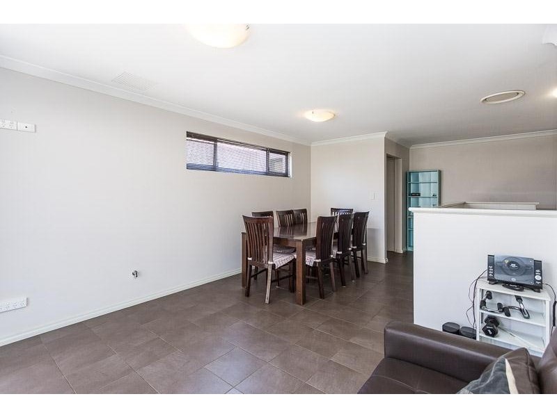 1/2 Salamanca Boulevard, Seville Grove WA 6112