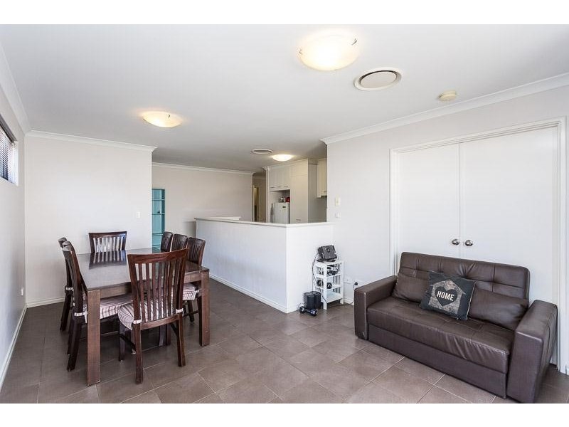 1/2 Salamanca Boulevard, Seville Grove WA 6112