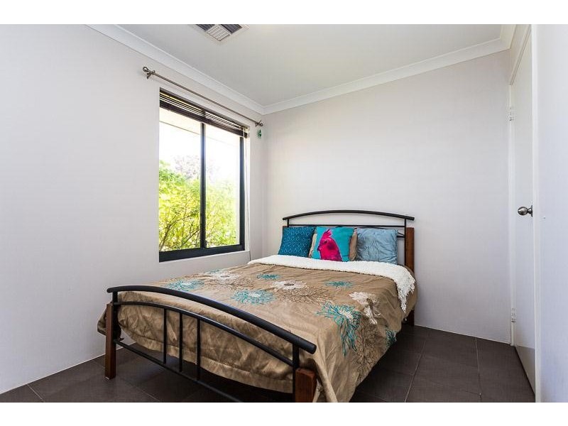 1/2 Salamanca Boulevard, Seville Grove WA 6112