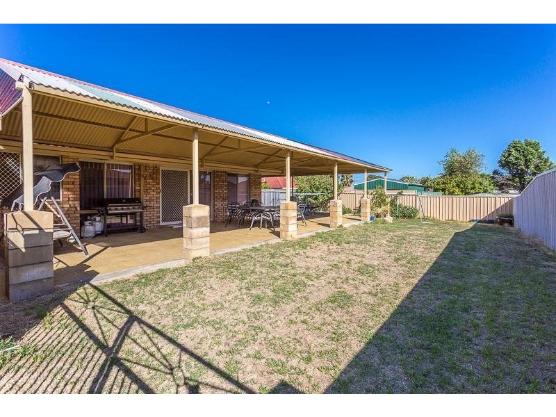 41 Hickson Avenue, Armadale WA 6112