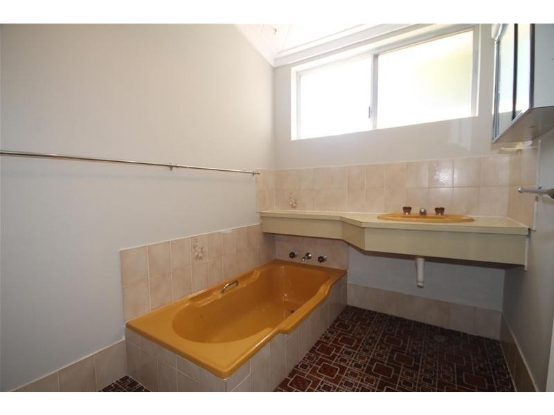 10 Phylma Street, Armadale WA 6112