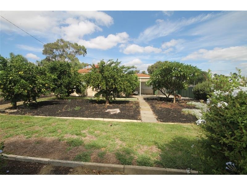 170 Third Avenue, Kelmscott WA 6111