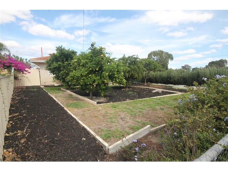 170 Third Avenue, Kelmscott WA 6111