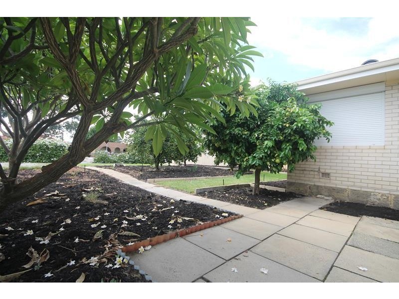 170 Third Avenue, Kelmscott WA 6111