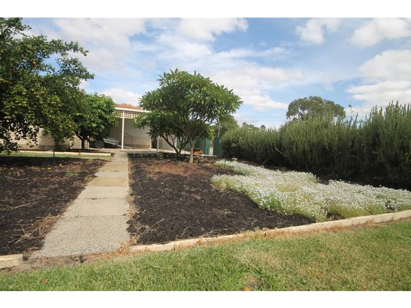 170 Third Avenue, Kelmscott WA 6111