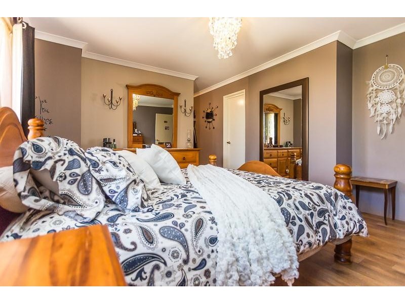 25 Portwine Avenue, Byford WA 6122